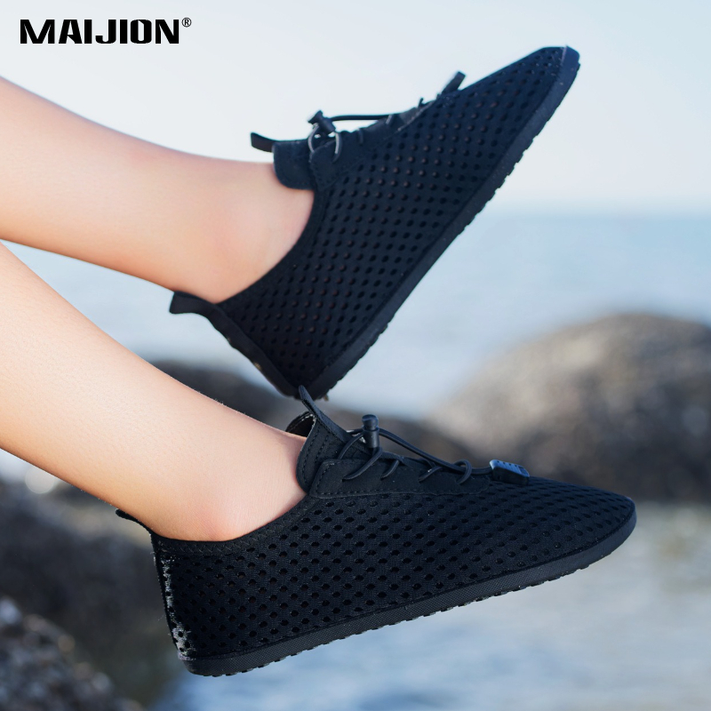 Scarpe da acqua da spiaggia a  - Aquatic Sports Shoes recensione e prezzo